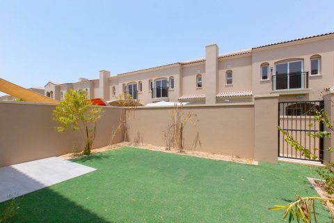 3 bedrooms Villa in Bella Casa, UAE No. 167544 4