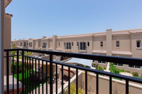 3 bedrooms Villa in Bella Casa, UAE No. 167544 7