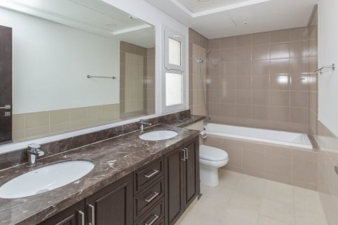 3 bedrooms Villa in Bella Casa, UAE No. 167544 15