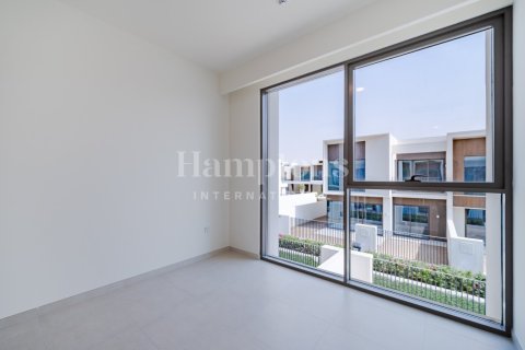 Townhouse de 3 dormitorios en The Valley, UAE No. 223722