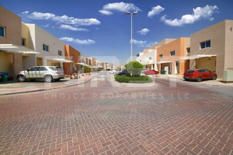 Villa de 2 chambres à Abu Dhabi, UAE No. 172854 4