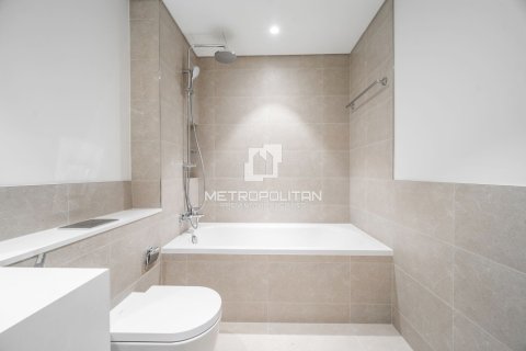 Appartement de 1 chambre à EMAAR Beachfront, UAE No. 129955 18