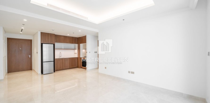 Appartement de 1 chambre à EMAAR Beachfront, UAE No. 129955