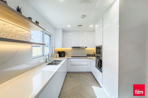 3 bedrooms Villa in Dubai, UAE No. 203122 24