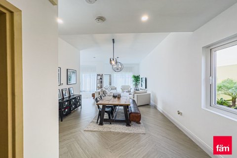3 bedrooms Villa in Dubai, UAE No. 203122 12