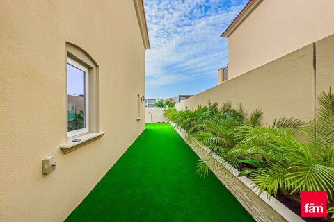 3 bedrooms Villa in Dubai, UAE No. 203122 13