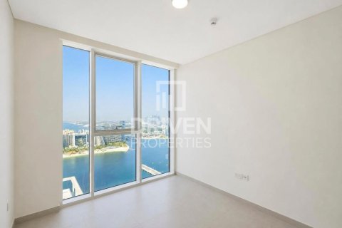 Apartment de 4 dormitorios en EMAAR Beachfront, UAE No. 199951 5