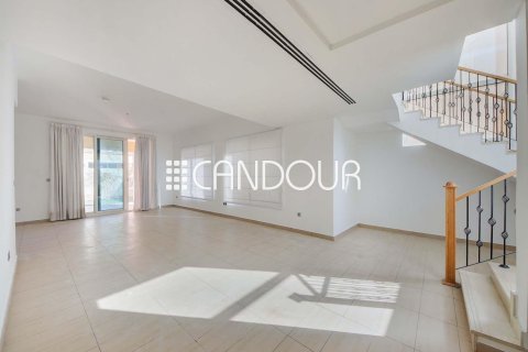 Вилла с 4 спальнями в Legacy Nova Villas, ОАЭ №82748 8