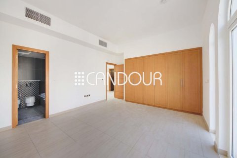 Вилла с 4 спальнями в Legacy Nova Villas, ОАЭ №82748 17