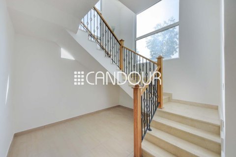 Вилла с 4 спальнями в Legacy Nova Villas, ОАЭ №82748 9