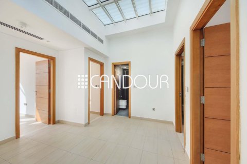 Вилла с 4 спальнями в Legacy Nova Villas, ОАЭ №82748 10
