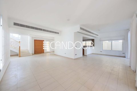 Вилла с 4 спальнями в Legacy Nova Villas, ОАЭ №82748 4