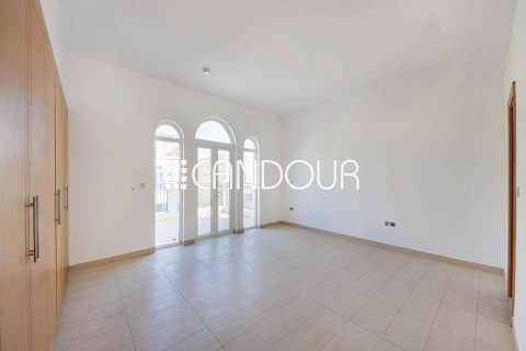 Вилла с 4 спальнями в Legacy Nova Villas, ОАЭ №82748 15