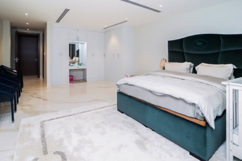 7 bedrooms Villa in Emirates Hills, UAE No. 8609 18