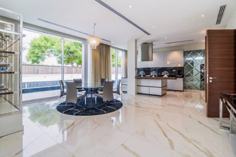 7 bedrooms Villa in Emirates Hills, UAE No. 8609 24
