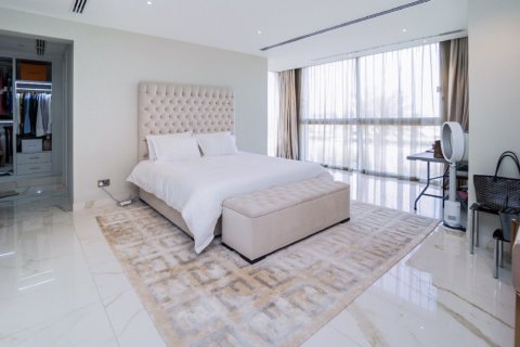 7 bedrooms Villa in Emirates Hills, UAE No. 8609 9
