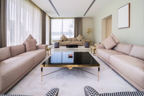 7 bedrooms Villa in Emirates Hills, UAE No. 8609 21
