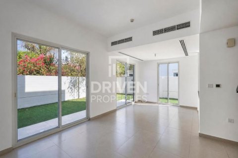 1 bedroom Villa in Arabella Townhouses, UAE No. 218661 3