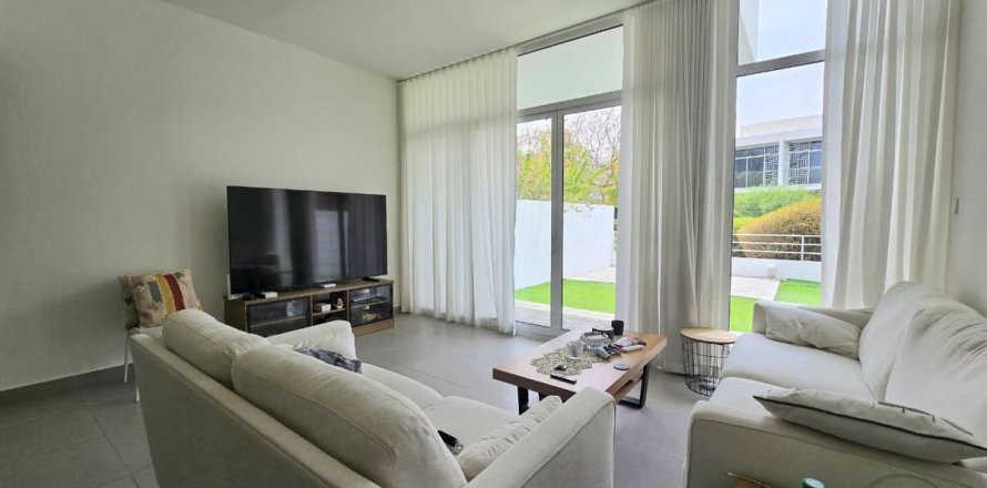3 bedrooms Townhouse in Dubai, UAE No. 200350