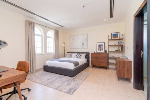 Villa de 4 dormitorios en Jumeirah Islands, UAE No. 205780 6