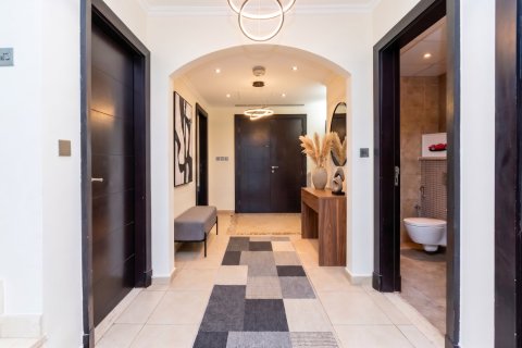 Villa de 4 dormitorios en Jumeirah Islands, UAE No. 205780 3
