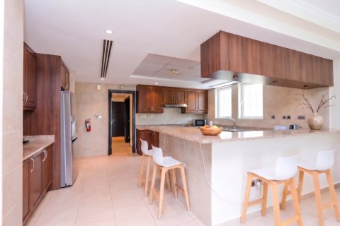 Villa de 4 dormitorios en Jumeirah Islands, UAE No. 205780 4