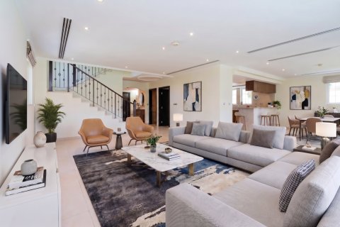 Villa de 4 dormitorios en Jumeirah Islands, UAE No. 205780
