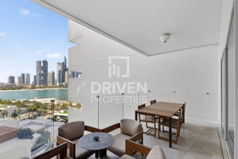 Квартира с 3 спальнями в FIVE Palm Jumeirah, ОАЭ №211707 2