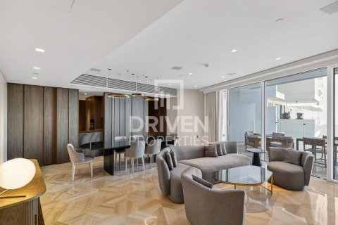 Квартира с 3 спальнями в FIVE Palm Jumeirah, ОАЭ №211707 4