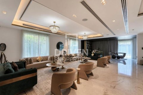 Вилла с 6 спальнями в Jumeirah Park, ОАЭ №221302 4