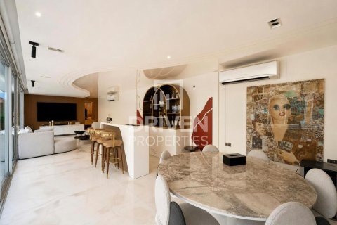 Вилла с 6 спальнями в Jumeirah Park, ОАЭ №221302
