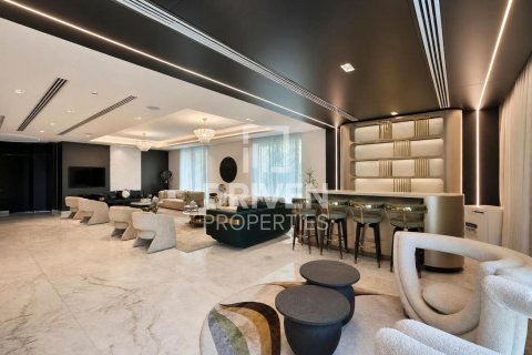 Вилла с 6 спальнями в Jumeirah Park, ОАЭ №221302 7