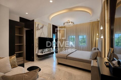Вилла с 6 спальнями в Jumeirah Park, ОАЭ №221302 16