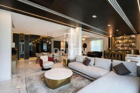 Вилла с 6 спальнями в Jumeirah Park, ОАЭ №221302 9