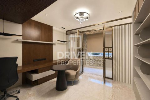 Вилла с 6 спальнями в Jumeirah Park, ОАЭ №221302 15