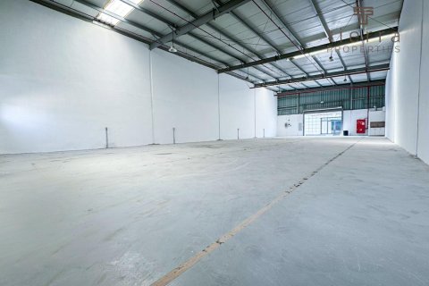 Commercial property de 329.8m² en Al Quoz, UAE No. 47679 3
