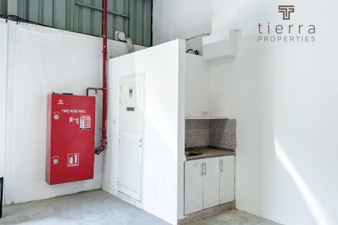 Commercial property de 329.8m² en Al Quoz, UAE No. 47679 4