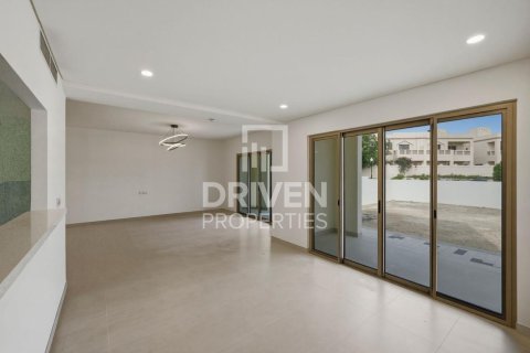 Villa de 4 dormitorios en Jebel Ali, UAE No. 202747 5