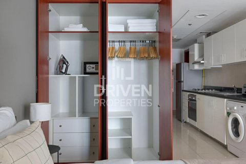 Studio Apartment in Park Towers, UAE No. 211383 7