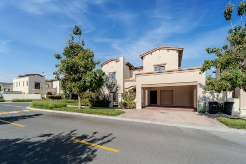 4 bedrooms Villa in Rasha, UAE No. 220546