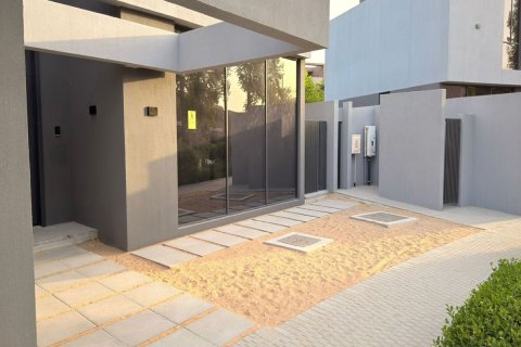 Commercial property de 5 chambres à Tilal City, UAE No. 131055 4