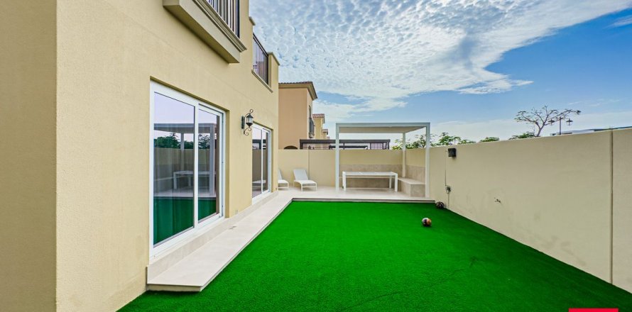 Villa de 3 chambres à Dubai, UAE No. 203121