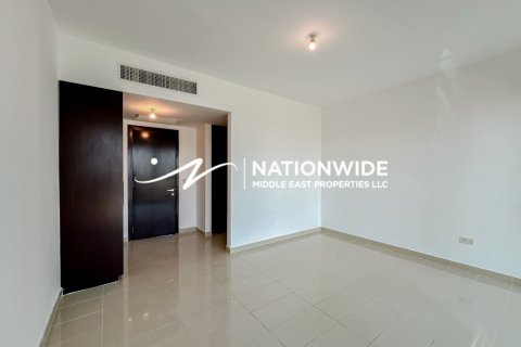 3 bedrooms Apartment in Abu Dhabi, UAE No. 132462 8