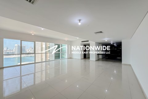 3 bedrooms Apartment in Abu Dhabi, UAE No. 132462 5