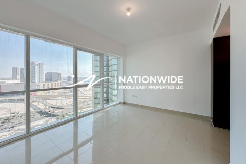 3 bedrooms Apartment in Abu Dhabi, UAE No. 132462 7