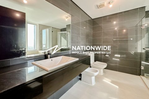 3 bedrooms Apartment in Abu Dhabi, UAE No. 132462 13