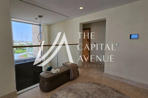 7 bedrooms Villa in Abu Dhabi, UAE No. 223541 4