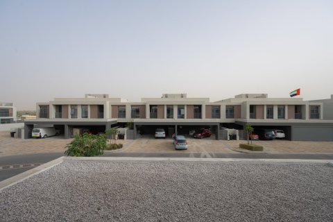 5 bedrooms Townhouse in Dubai South (Dubai World Central), UAE No. 215286