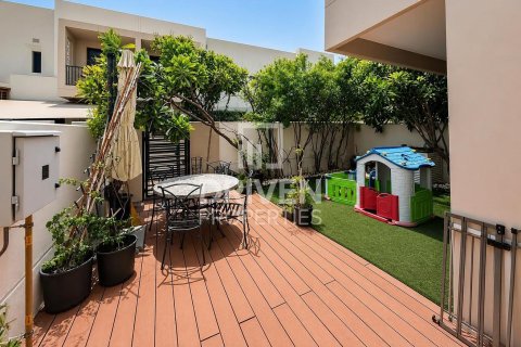 Таунхаус с 3 спальнями в Hayat Townhouses, ОАЭ №211444 11