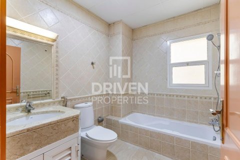 Villa de 6 dormitorios en Al Barsha 2, UAE No. 202719 29